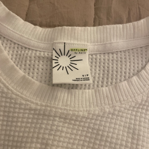 white flowy aerie top - Picture 3 of 4